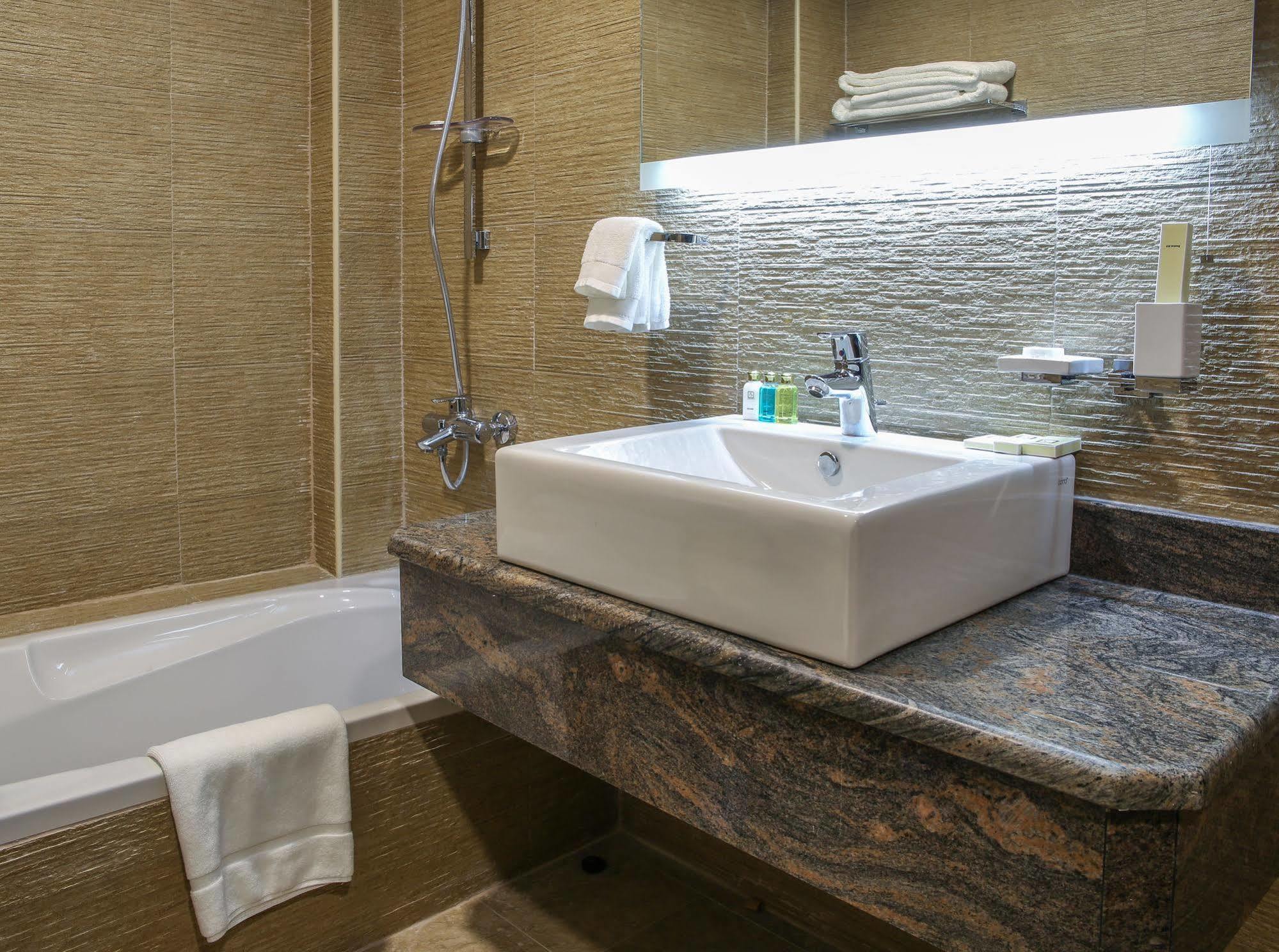 Adams Hotel Kuwait City Exterior photo